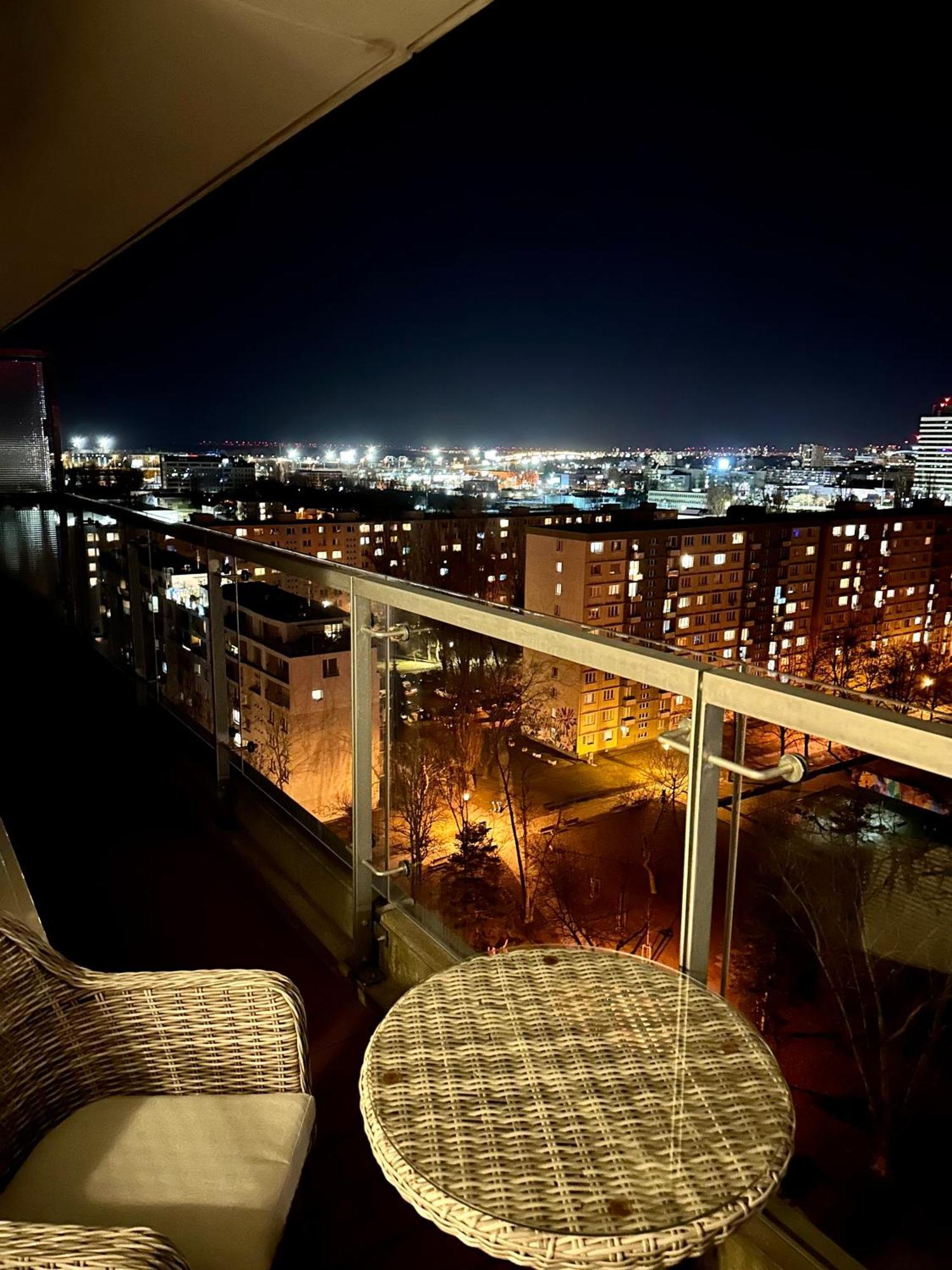 Sunny Apartment With Amazing Terrace On The 13Th Floor Near City Center 브라티슬라바 외부 사진
