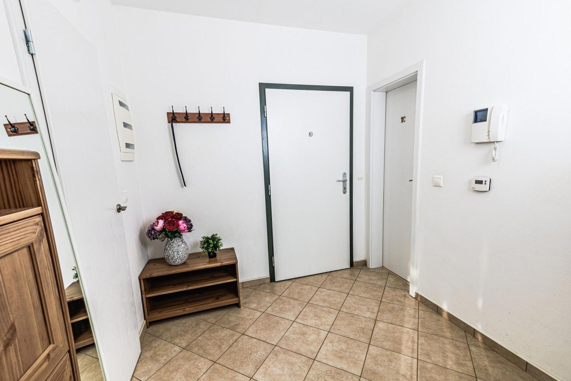 Sunny Apartment With Amazing Terrace On The 13Th Floor Near City Center 브라티슬라바 외부 사진
