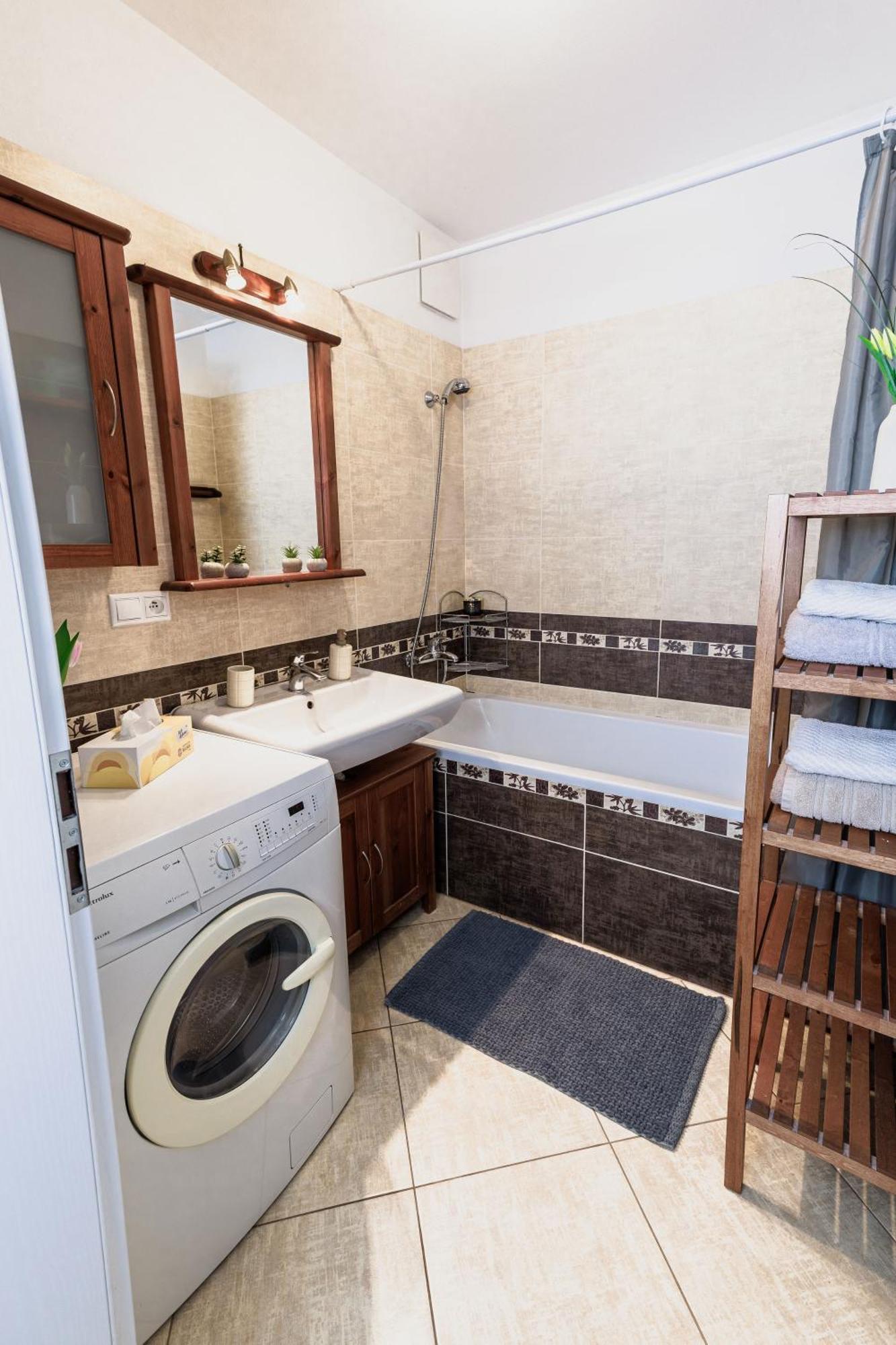 Sunny Apartment With Amazing Terrace On The 13Th Floor Near City Center 브라티슬라바 외부 사진